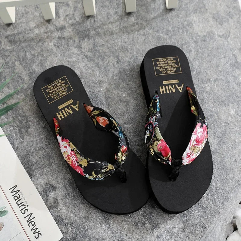 Fashion Women Flip Flops Beach Flat Slippers Casual Outside Sandals Summer Ladies Shoes Leisure Slippers Slide Chaussure Femme